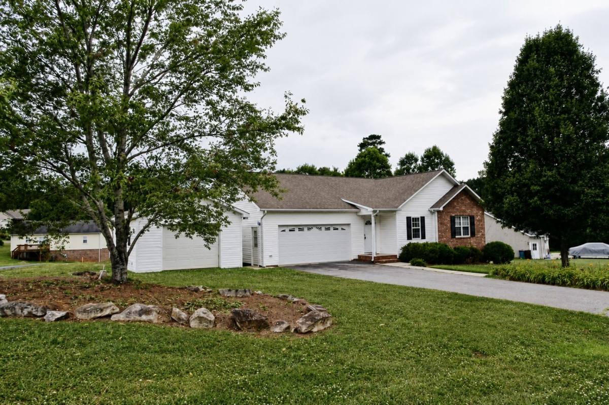 House for rent at 5139 Silver Tree Trail, Conover, NC 28613
