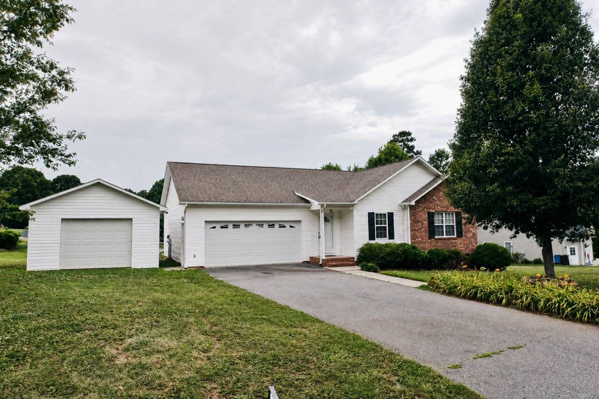 House for rent at 5139 Silver Tree Trail, Conover, NC 28613