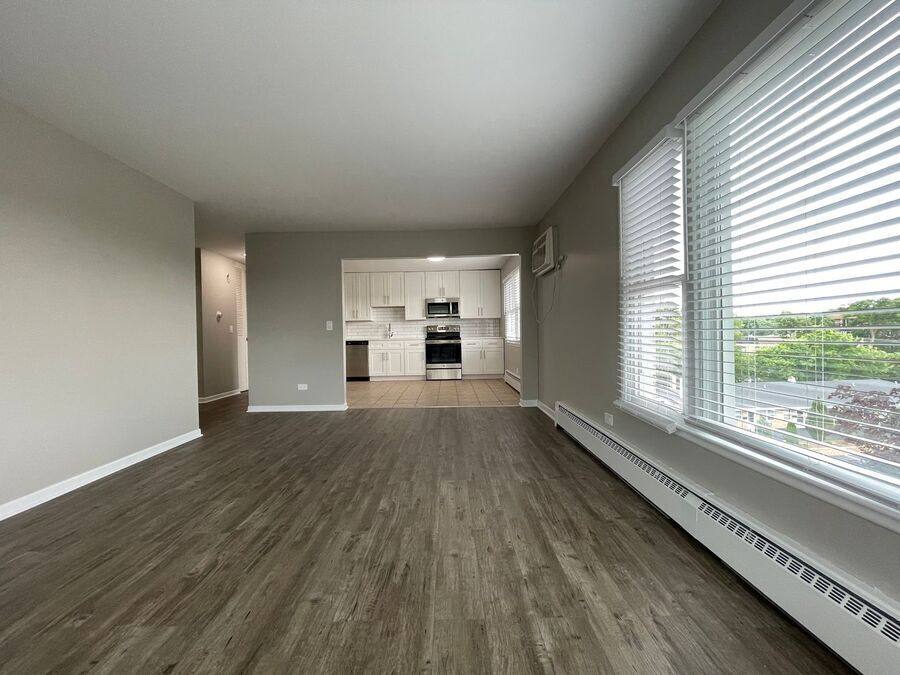 Apartment for rent at 5107 Washington St #31 R, Downers Grove, IL 60515