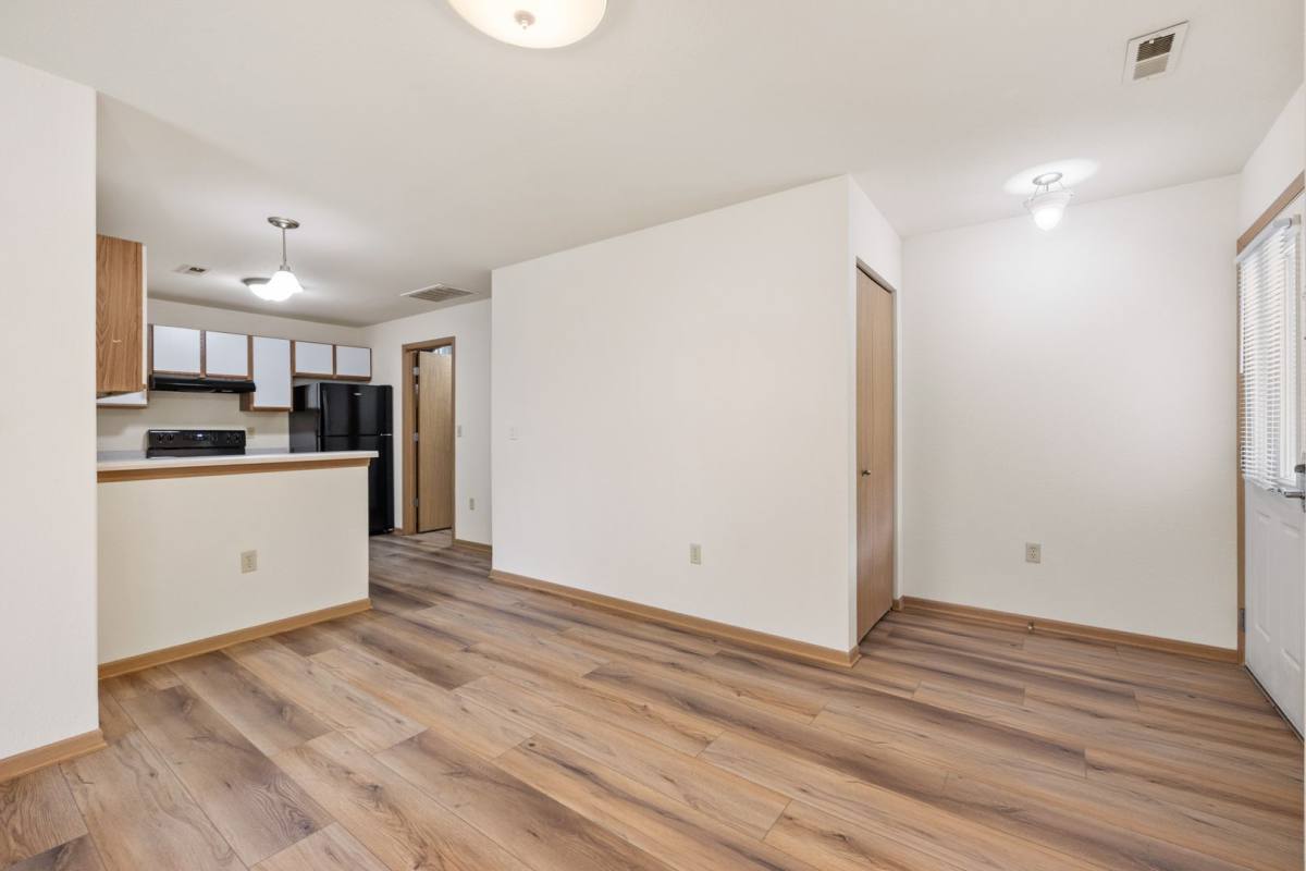 Apartment for rent at 2979, 3005 S Gate Dr, Hartford, WI 53027
