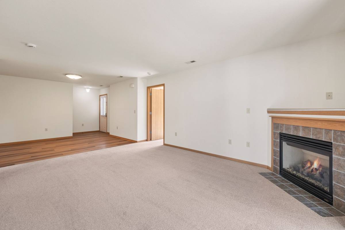 Apartment for rent at 2979, 3005 S Gate Dr, Hartford, WI 53027