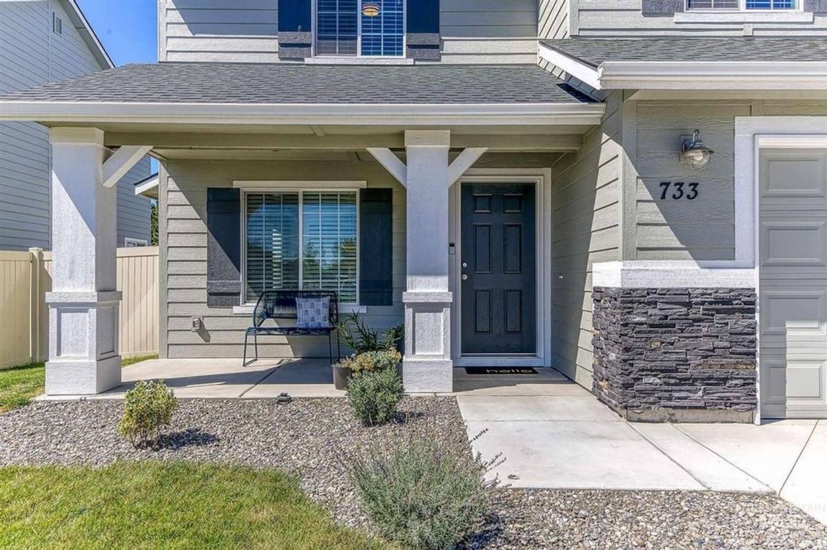 House for rent at 733 S Flintstone Ave, Meridian, ID 83642