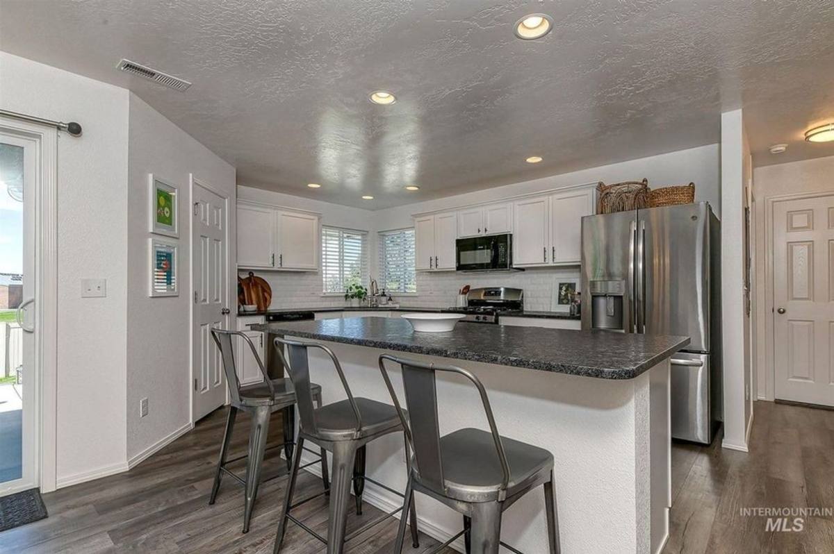 House for rent at 733 S Flintstone Ave, Meridian, ID 83642
