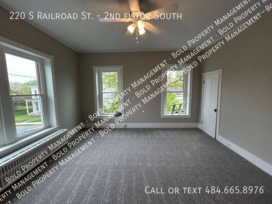 Apartment for rent at 220 S Railroad St #2nd, Myerstown, PA 17067