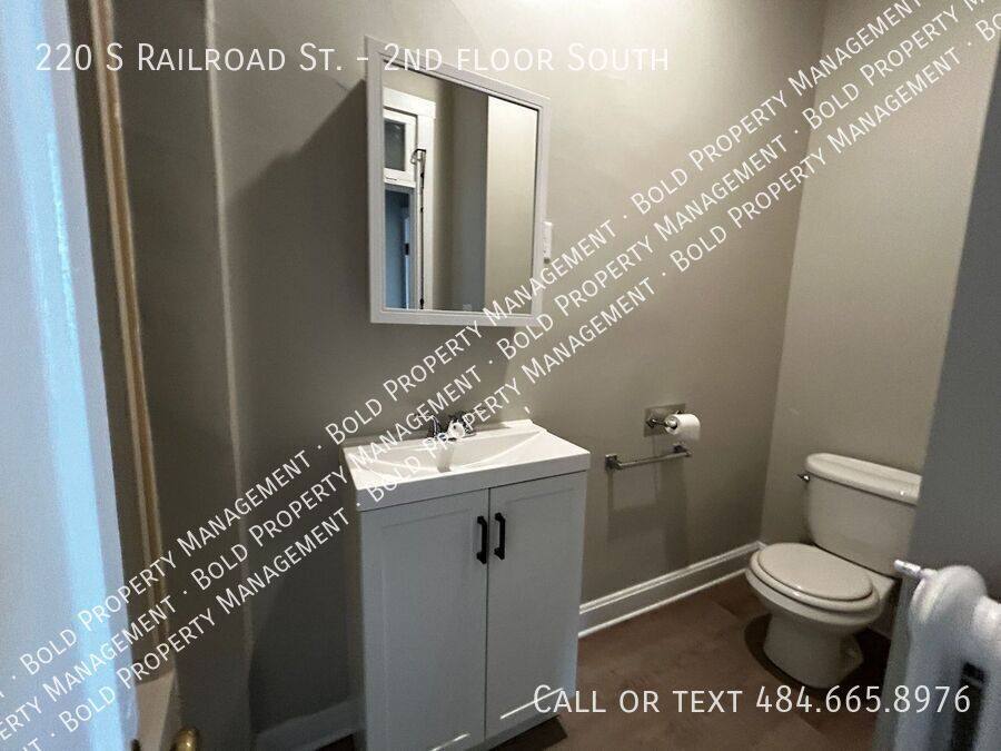 Apartment for rent at 220 S Railroad St #2nd, Myerstown, PA 17067