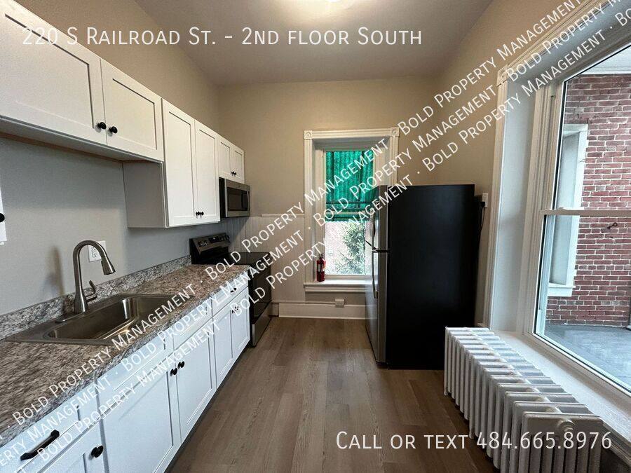 Apartment for rent at 220 S Railroad St #2nd, Myerstown, PA 17067