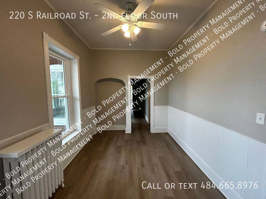 Apartment for rent at 220 S Railroad St #2nd, Myerstown, PA 17067