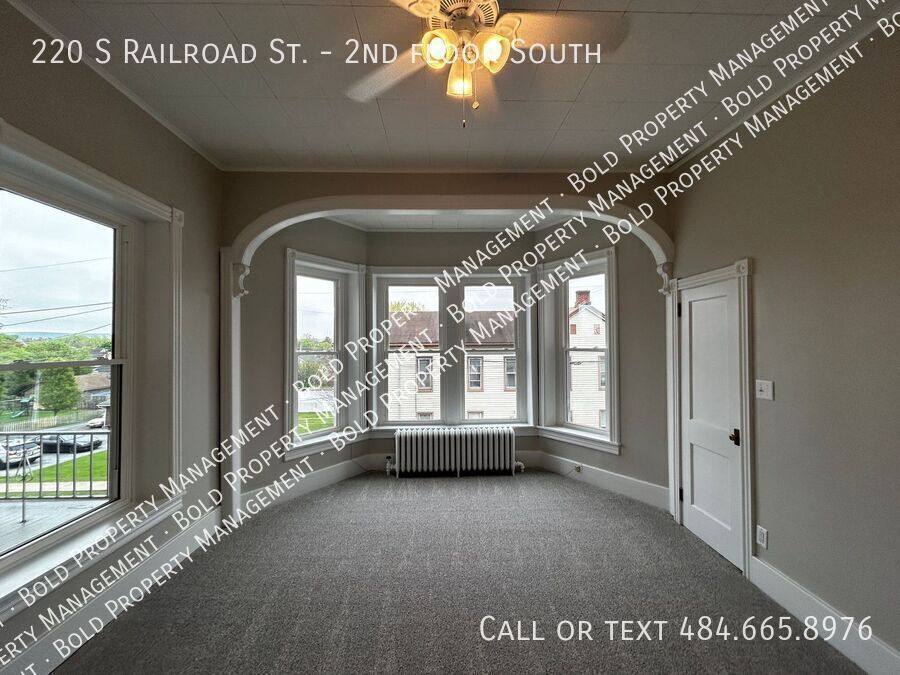 Apartment for rent at 220 S Railroad St #2nd, Myerstown, PA 17067