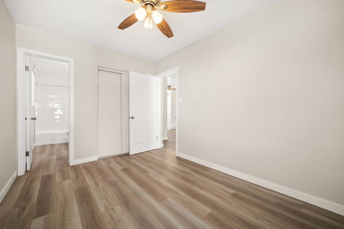Apartment for rent at 2464 Chestnut Ave, Long Beach, CA 90806