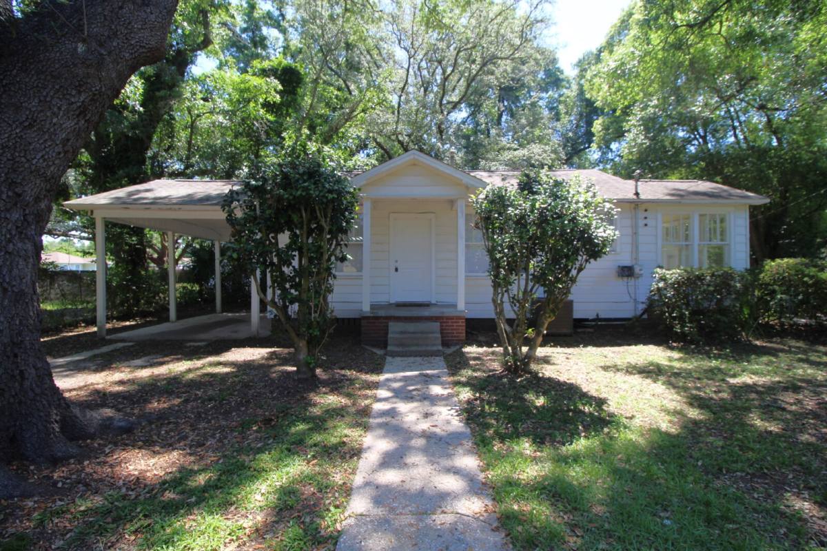 House for rent at 1218 N Kirk St, Pensacola, FL 32505