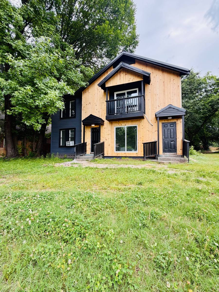 Apartment for rent at 2317-2319 Walnut St, Texarkana, TX 75501