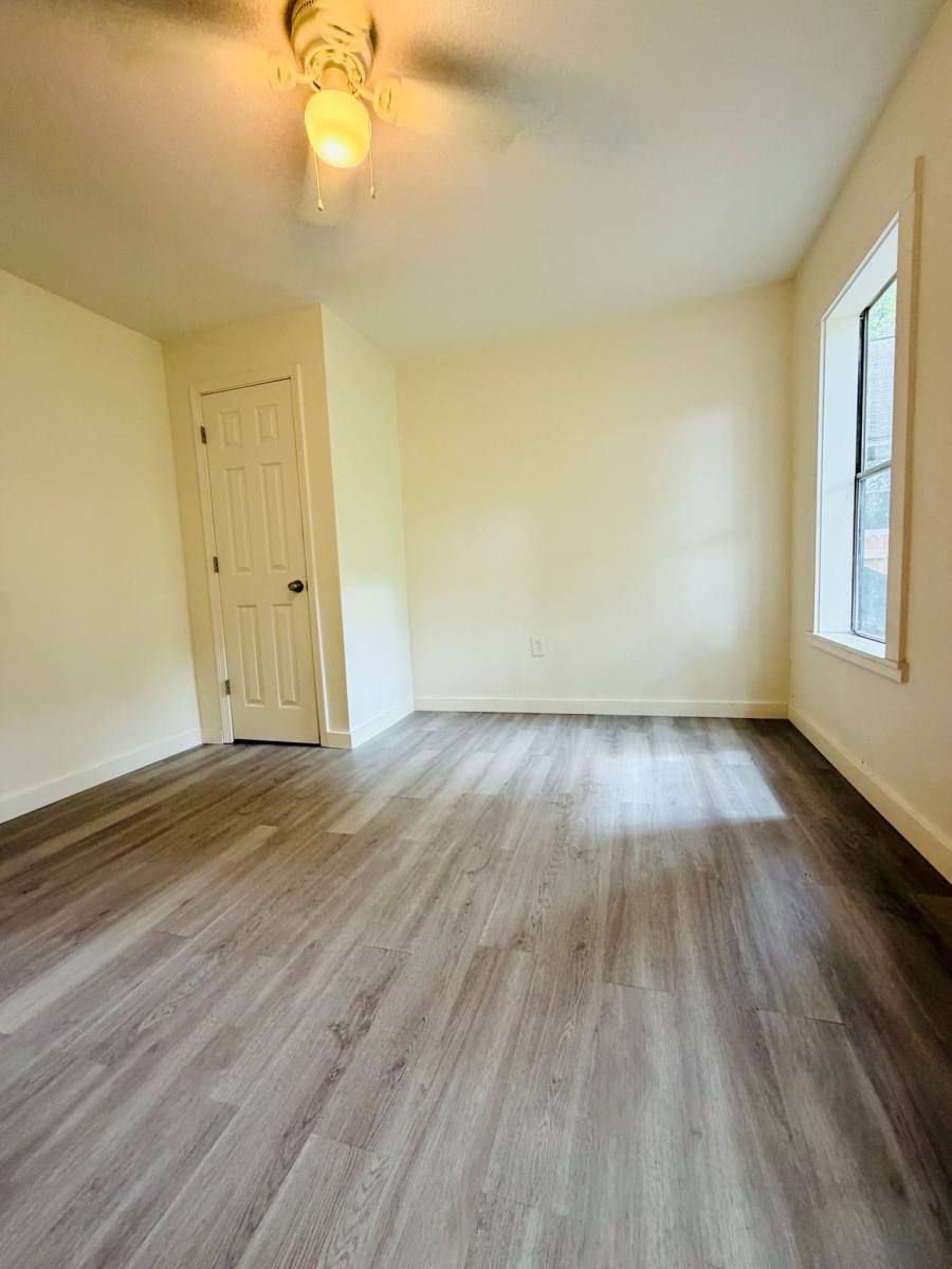 Apartment for rent at 2317-2319 Walnut St, Texarkana, TX 75501
