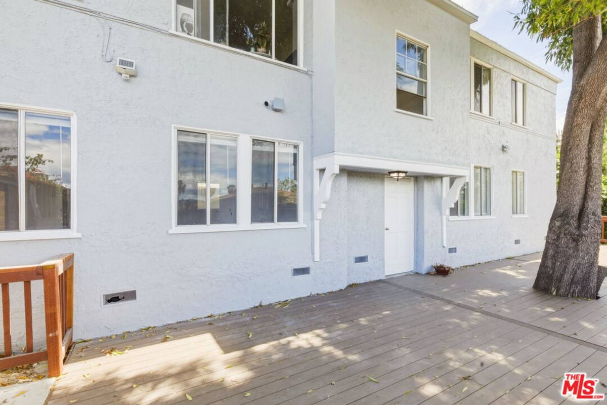 Apartment for rent at 2710 Bellevue Ave, Los Angeles, CA 90026