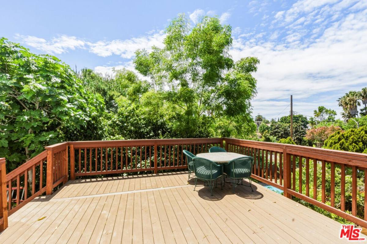 Apartment for rent at 2710 Bellevue Ave, Los Angeles, CA 90026