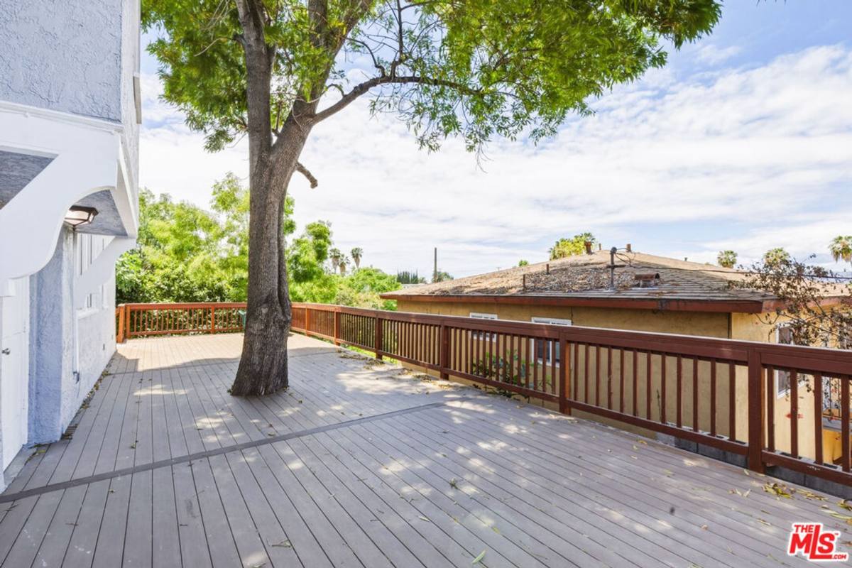 Apartment for rent at 2710 Bellevue Ave, Los Angeles, CA 90026