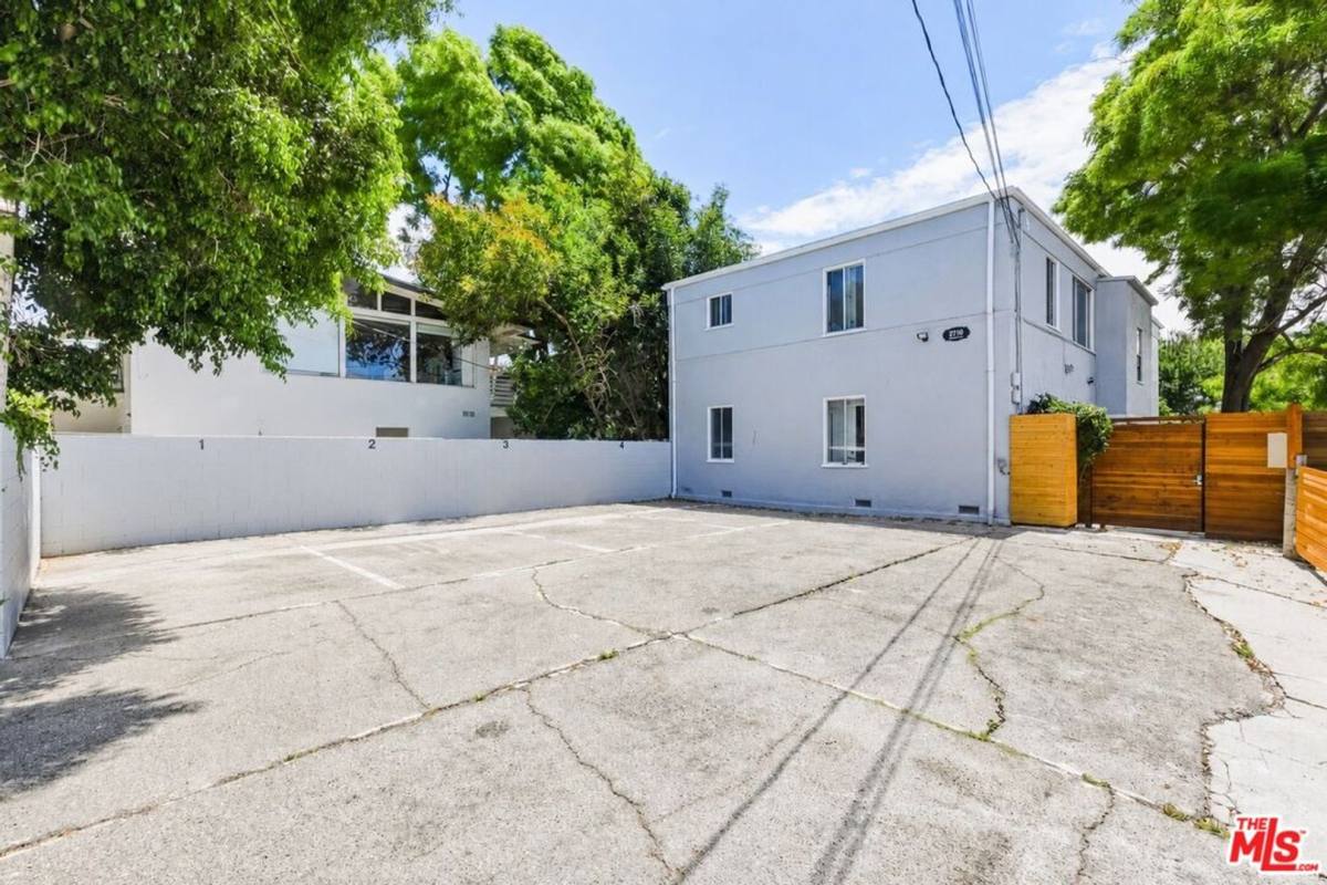 Apartment for rent at 2710 Bellevue Ave, Los Angeles, CA 90026