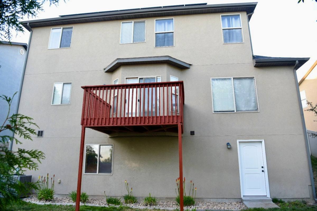 House for rent at 1034 Cinnamon Ridge Lane, Provo, UT 84606