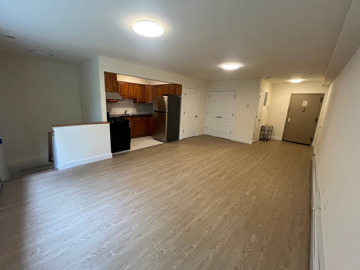 House for rent at 141-35 Pershing Crescent, Jamaica, NY 11435