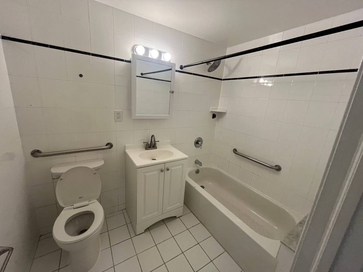 House for rent at 141-35 Pershing Crescent, Jamaica, NY 11435