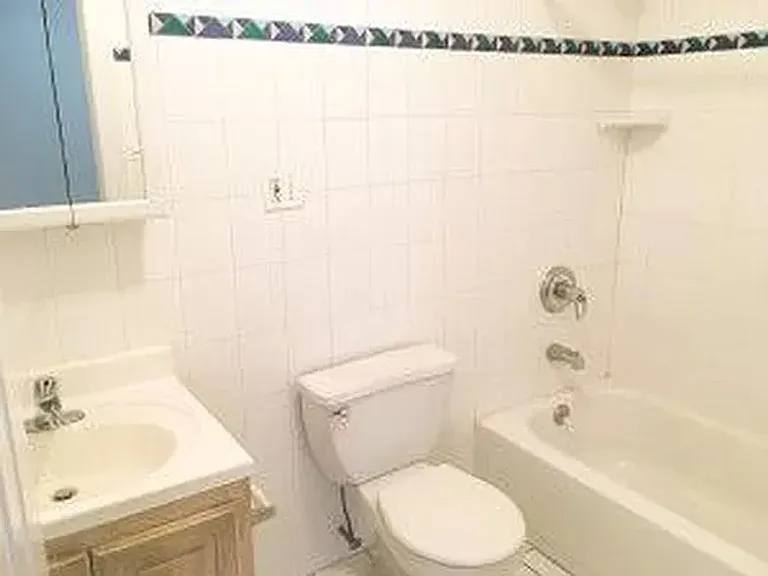 House for rent at 141-35 Pershing Crescent, Jamaica, NY 11435