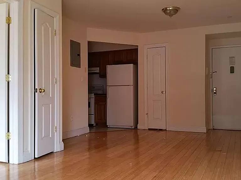 House for rent at 141-35 Pershing Crescent, Jamaica, NY 11435