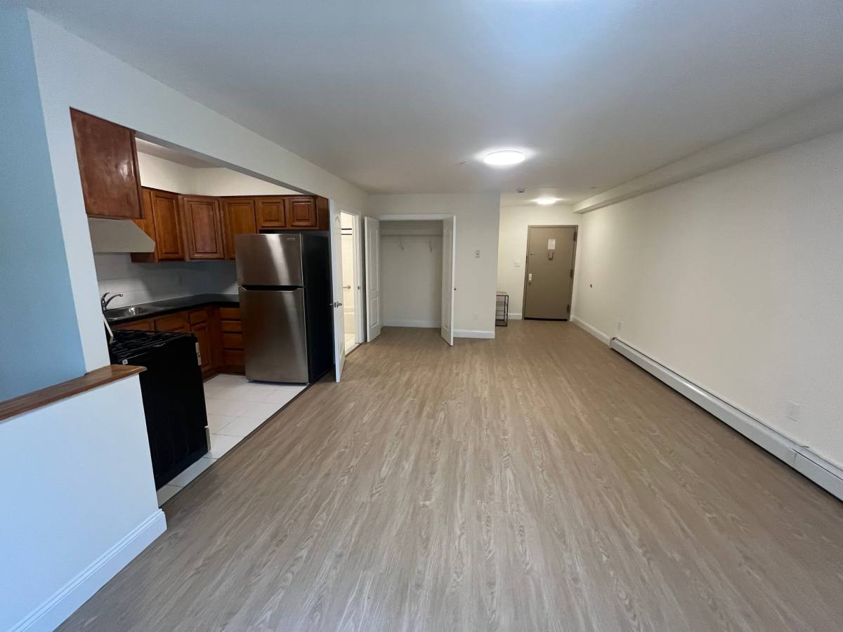 House for rent at 141-35 Pershing Crescent, Jamaica, NY 11435