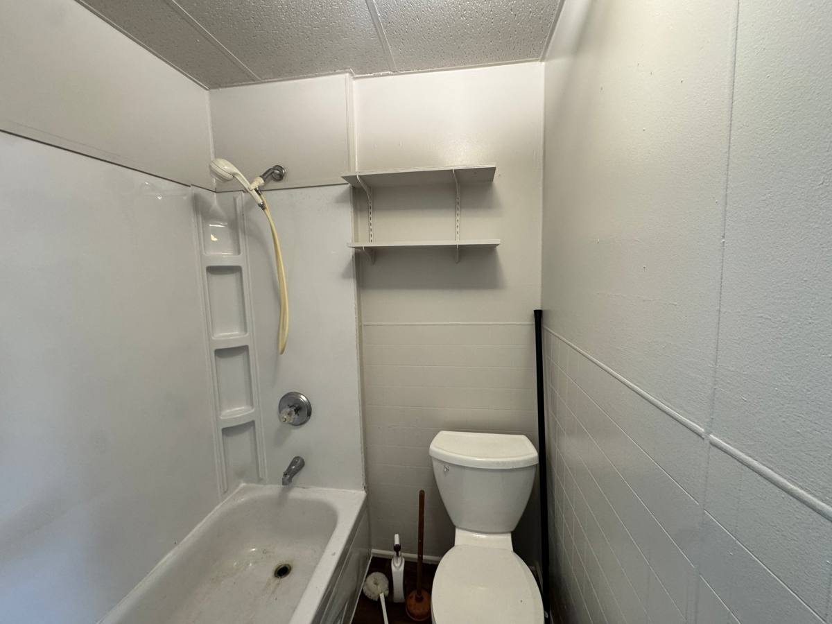 Apartment for rent at 202 S Detroit St 103 W Lafayette St4, Lagrange, IN 46761