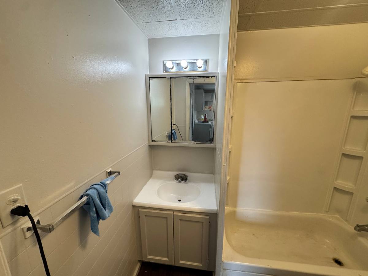 Apartment for rent at 202 S Detroit St 103 W Lafayette St4, Lagrange, IN 46761