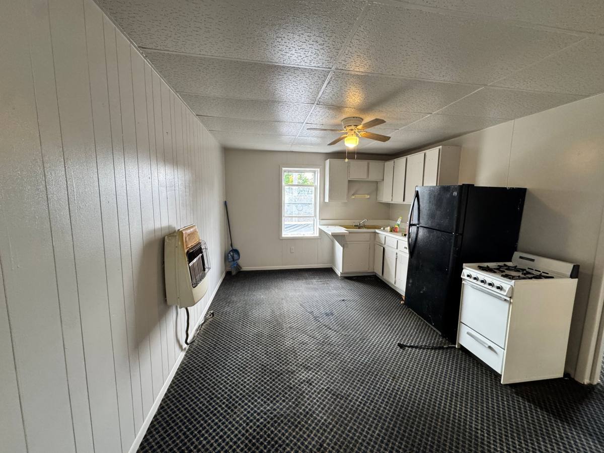 Apartment for rent at 202 S Detroit St 103 W Lafayette St4, Lagrange, IN 46761