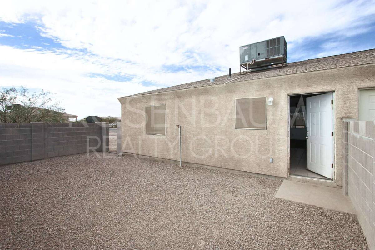 Townhouse for rent at 15588 S Yava Rd #B, Arizona City, AZ 85123