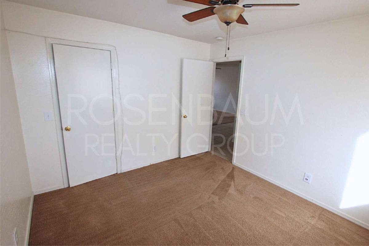 Townhouse for rent at 15588 S Yava Rd #B, Arizona City, AZ 85123