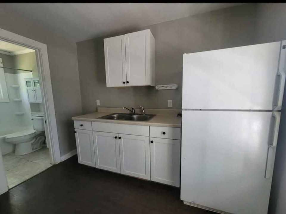 Apartment for rent at 703 W Houston St #B, Marshall, TX 75670