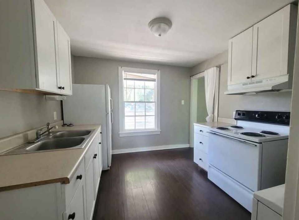 Apartment for rent at 703 W Houston St #B, Marshall, TX 75670