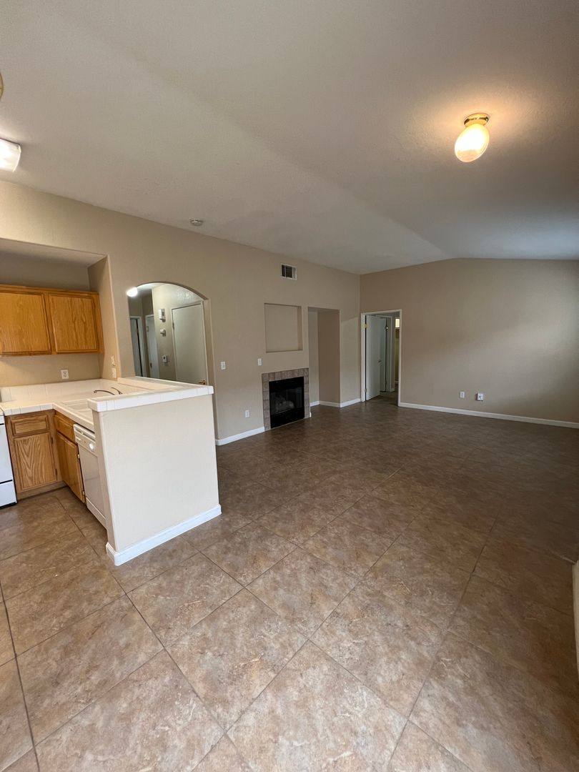 Apartment for rent at 8109 Pebble Cove Court, Bakersfield, CA 93312