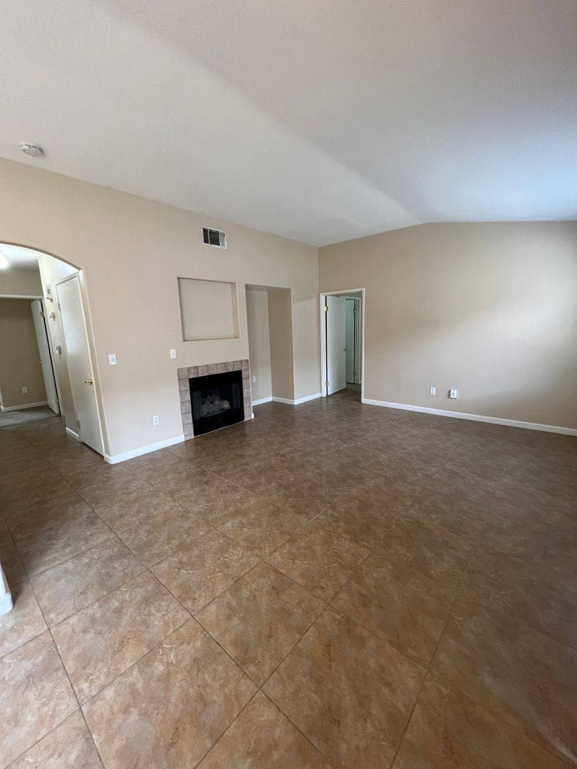 Apartment for rent at 8109 Pebble Cove Court, Bakersfield, CA 93312