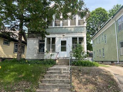 Apartment for rent at 1034 14th Ave SE #1, Minneapolis, MN 55414