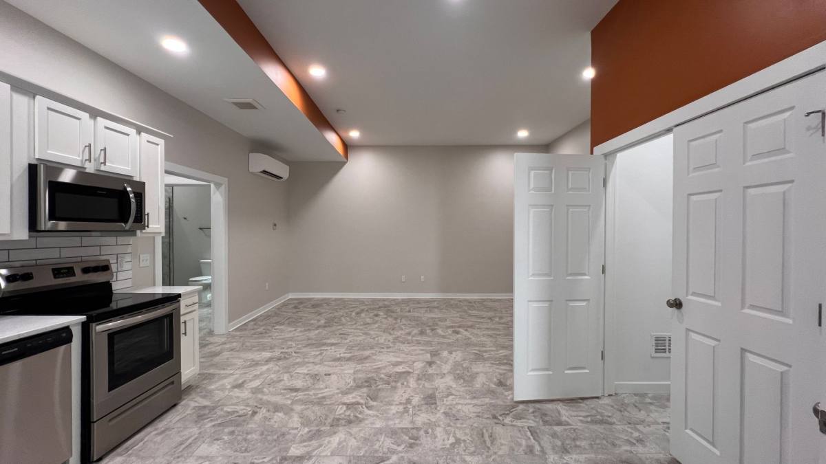 Apartment for rent at 24 NW 6th St, Evansville, IN 47708