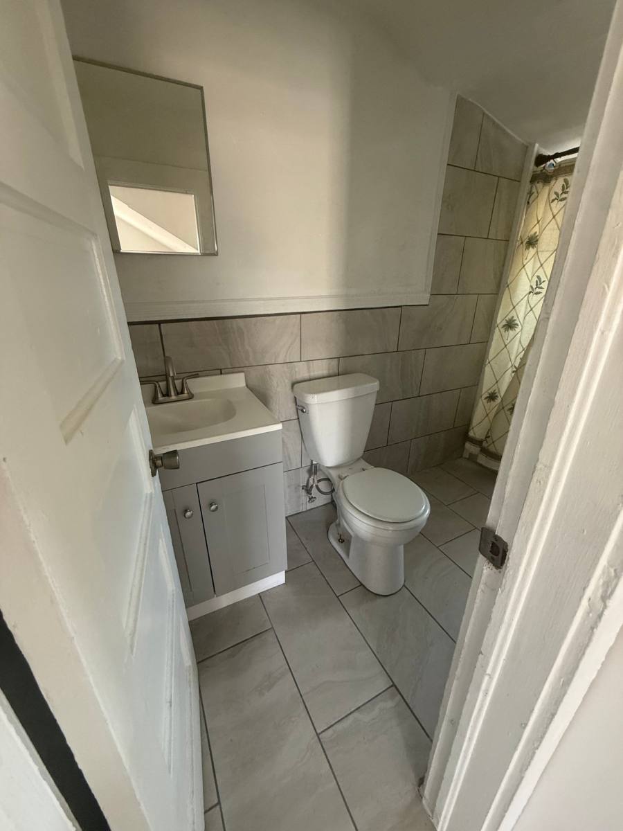 Apartment for rent at 19 S Hollywood Ave #4, Daytona Beach, FL 32118