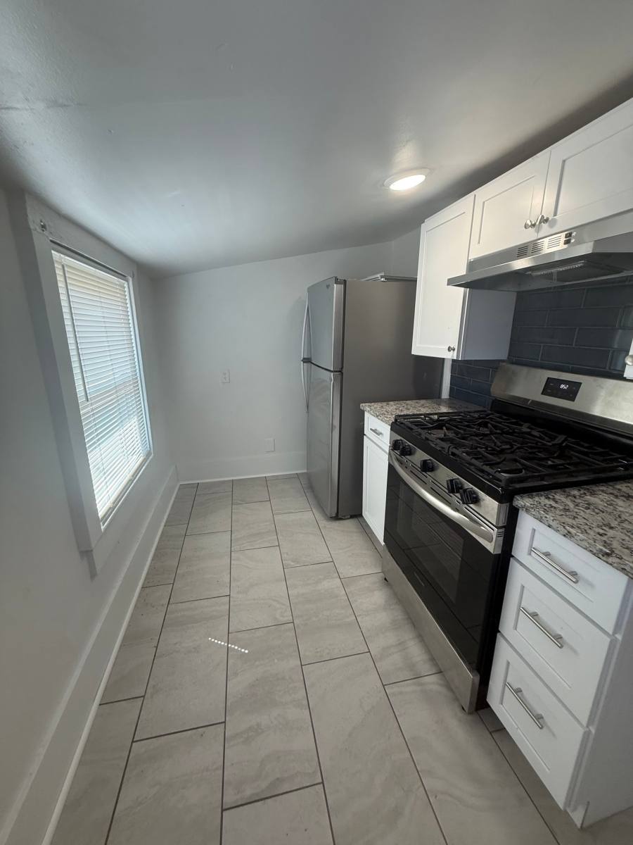 Apartment for rent at 19 S Hollywood Ave #4, Daytona Beach, FL 32118