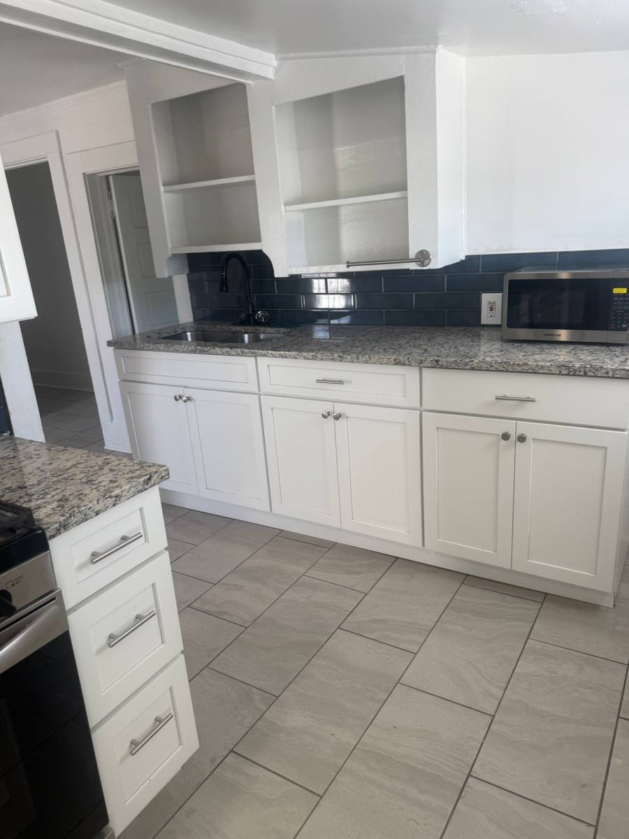 Apartment for rent at 19 S Hollywood Ave #4, Daytona Beach, FL 32118