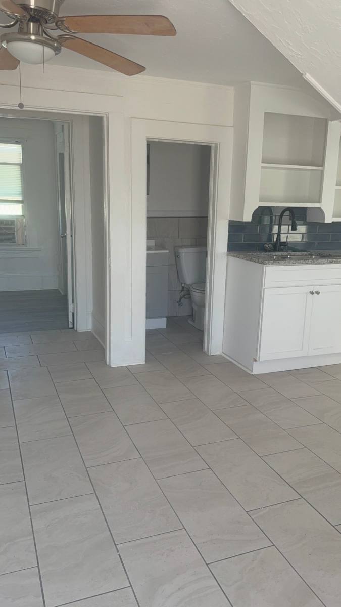 Apartment for rent at 19 S Hollywood Ave #4, Daytona Beach, FL 32118