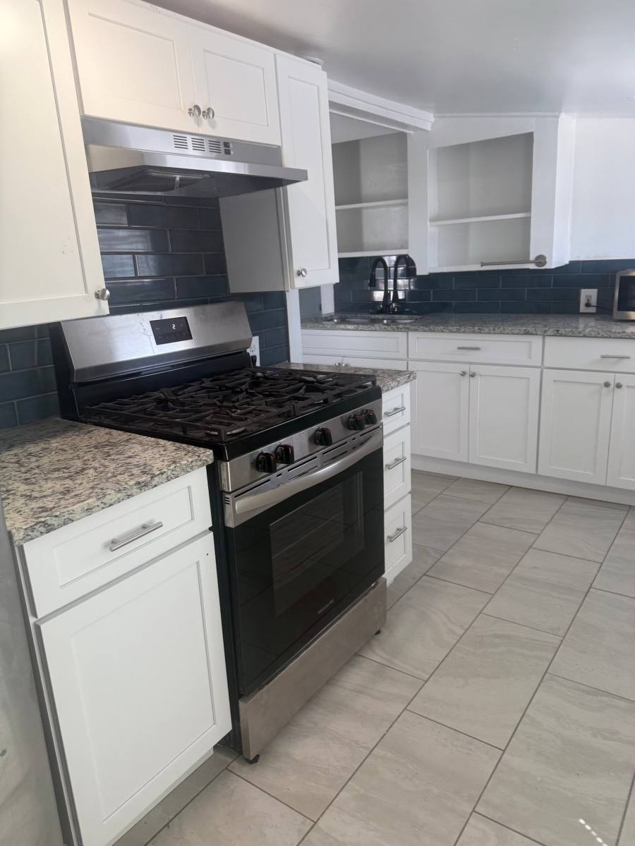 Apartment for rent at 19 S Hollywood Ave #4, Daytona Beach, FL 32118