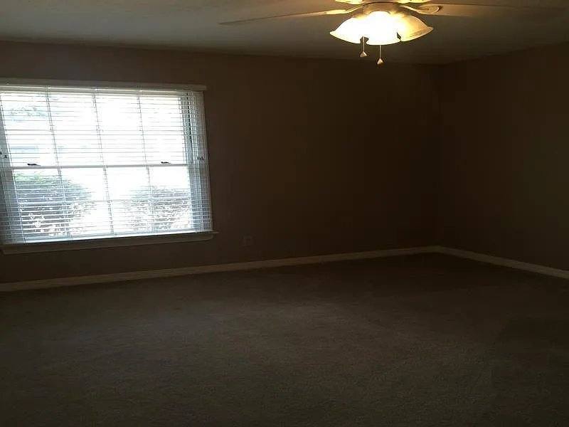 House for rent at 1912 Sunshine Square, Longview, TX 75601