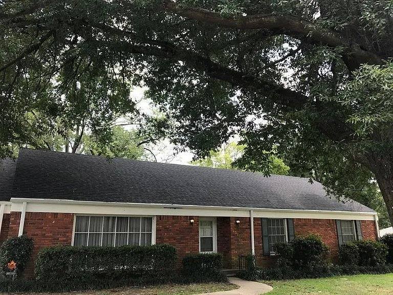 House for rent at 1912 Sunshine Square, Longview, TX 75601