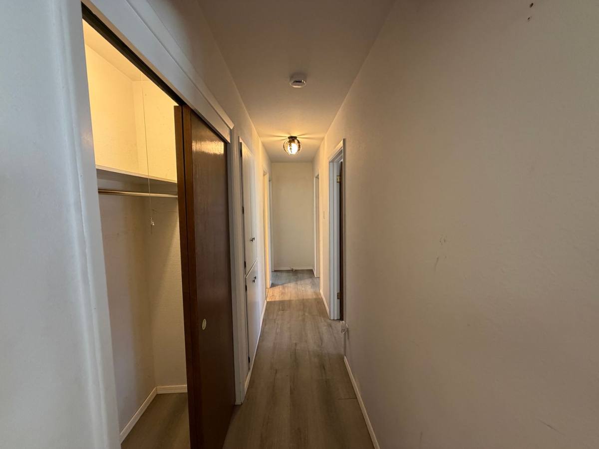 House for rent at 337 Glorieta St NE, Albuquerque, NM 87123
