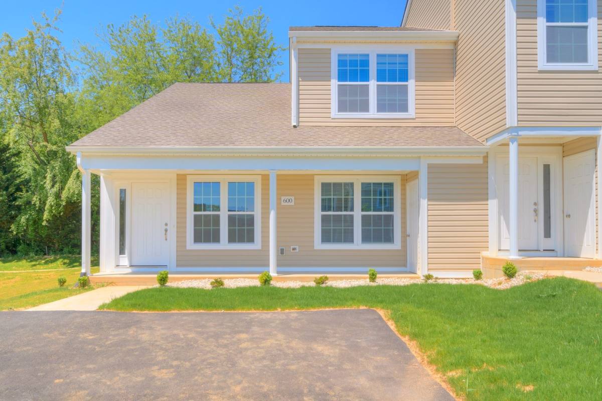 Townhouse for rent at 495 Pin Oak Dr, Christiansburg, VA 24073