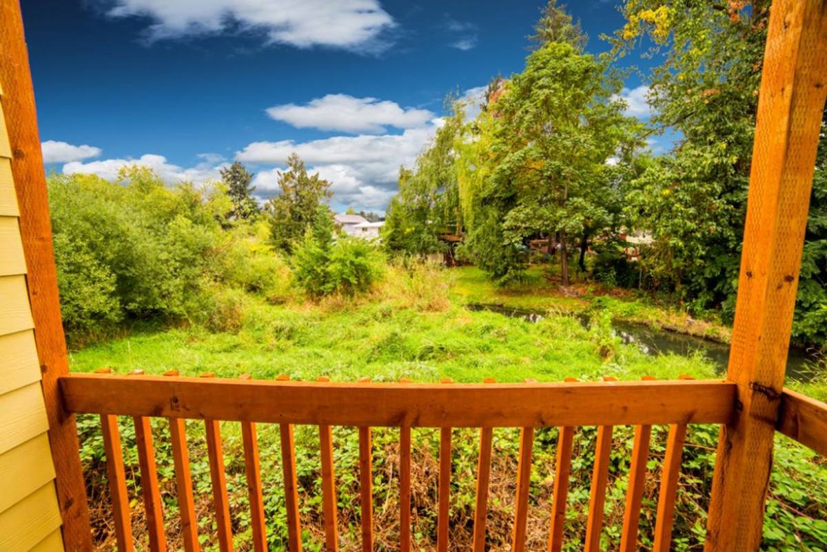 Apartment for rent at 600 Lockhaven Dr NE, Salem, OR 97303