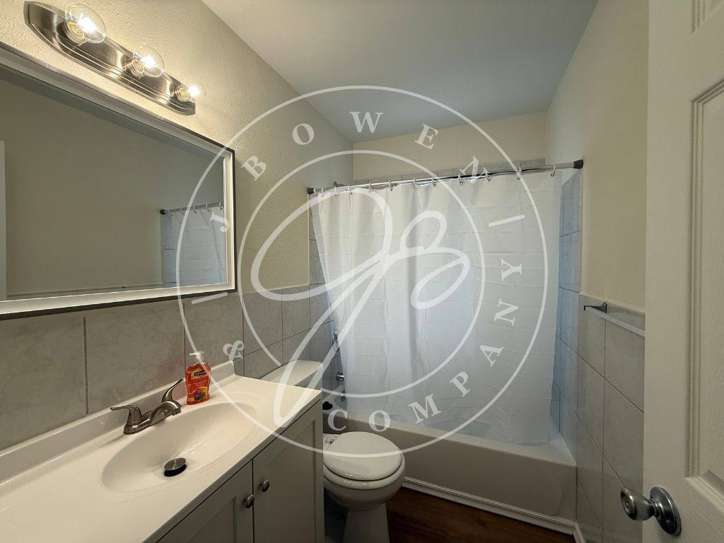 House for rent at 1014 Mackow Dr, Toledo, OH 43607