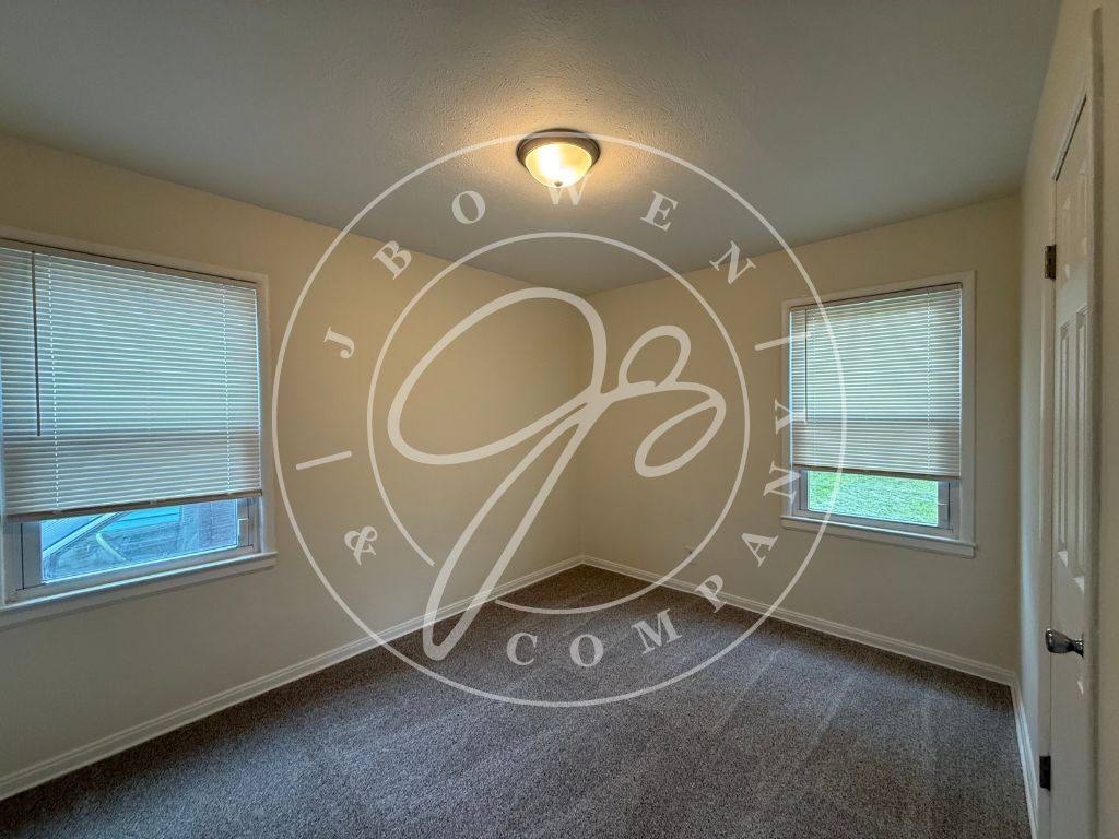 House for rent at 1014 Mackow Dr, Toledo, OH 43607