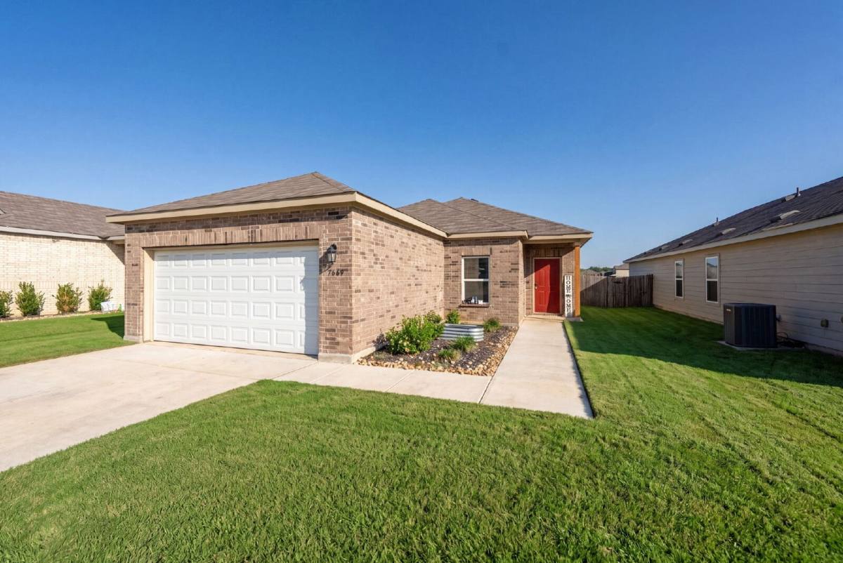 House for rent at 7663 Stud Dr, Elmendorf, TX 78112